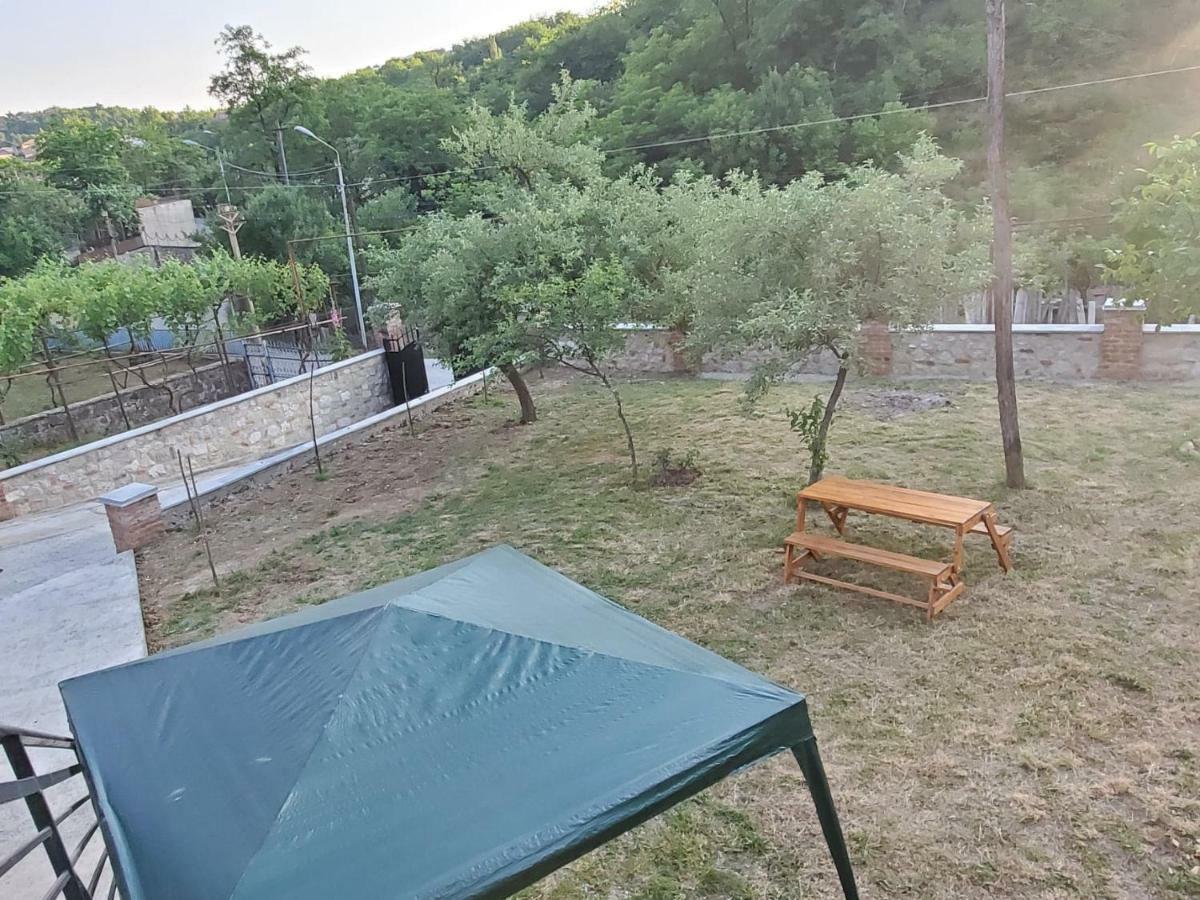 Hostel Family Κουτάισι Εξωτερικό φωτογραφία